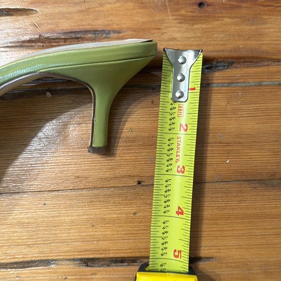 Bandolino Kitten Heels - Picture 6 of 6